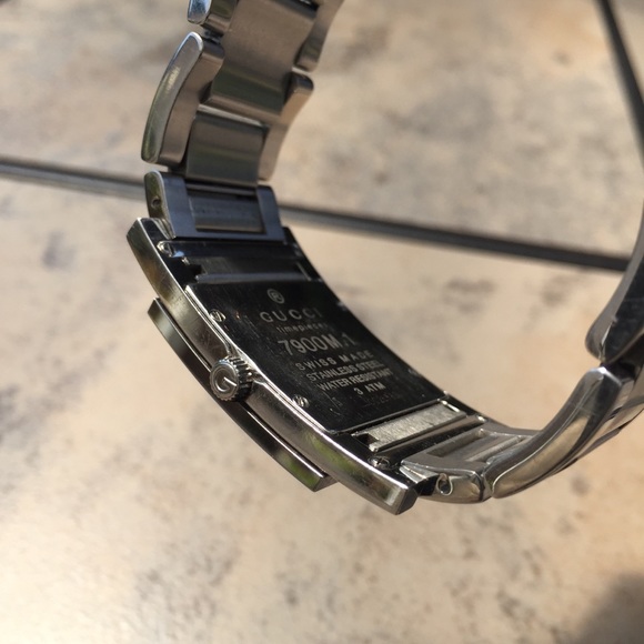 Gucci • Authentic 7900 Classic Timepiece Watch ⌚️ - Picture 6 of 8